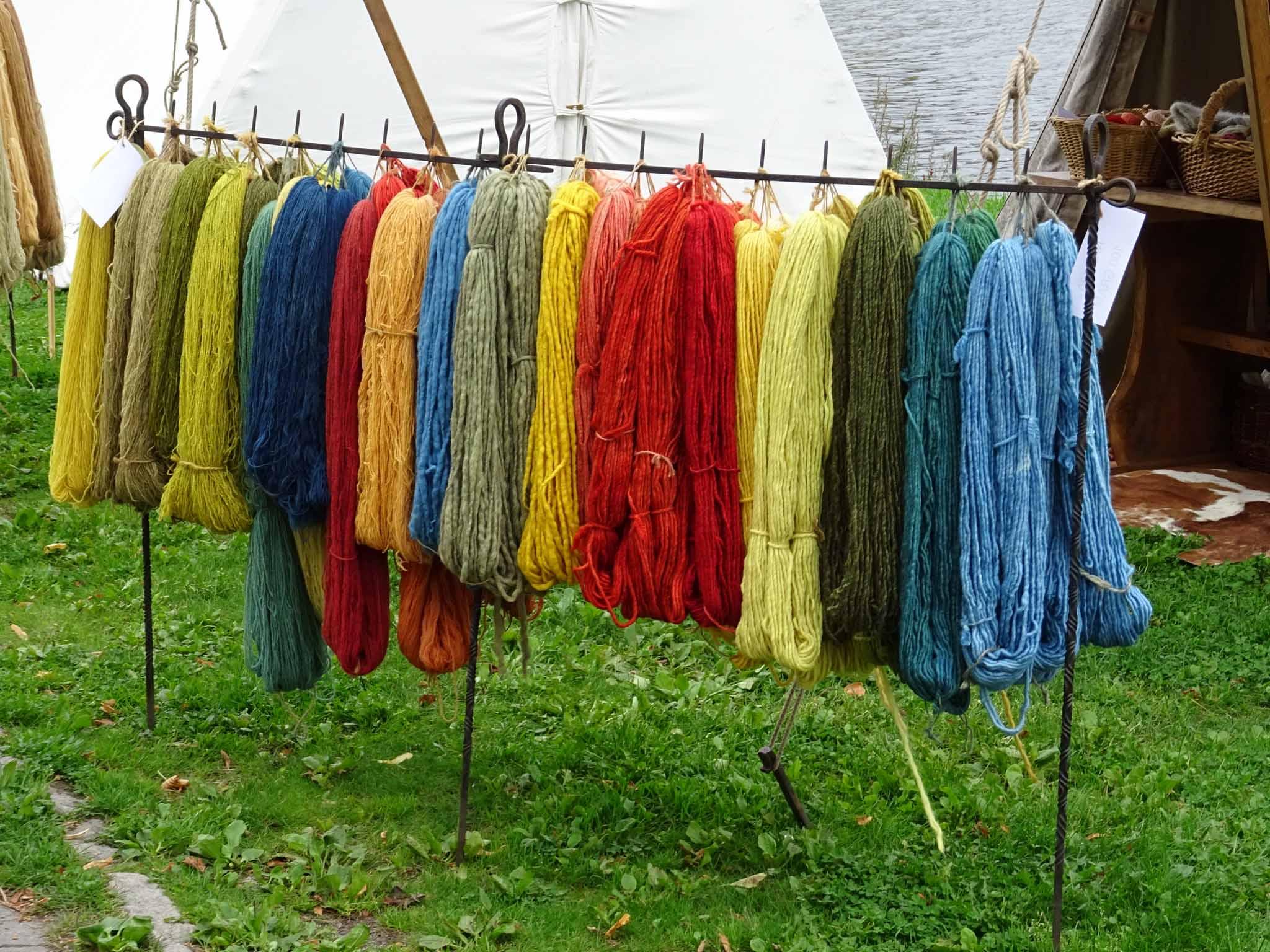 Naturally dyed wool